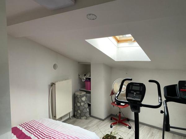 maison de village, rénovée, avec un chauffage aux bois