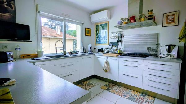 Maison entièrement rénovée 4 chambres avec terrasse vue sur jardin – Aiguillon (47190)