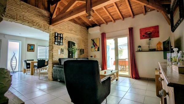 Maison entièrement rénovée 4 chambres avec terrasse vue sur jardin – Aiguillon (47190)