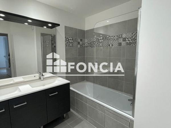 Location Appartement 3 pièces 69.1 m² - 11-15 IMPASSE ABEL VARET Clichy 92110