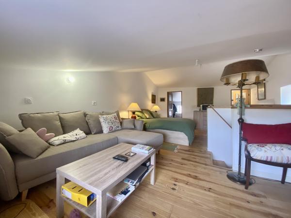 Très belle rénovation avec terrasse en coeur de village