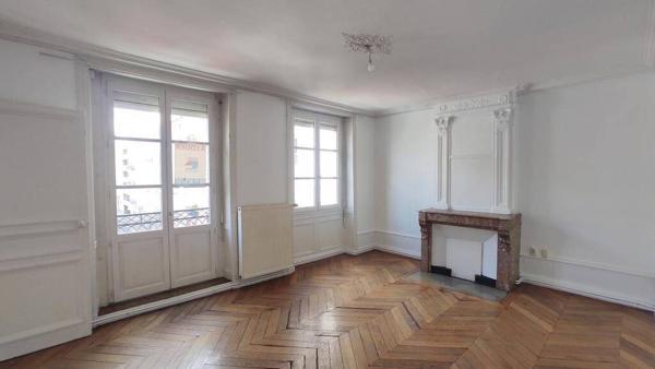 GRAND F3 EN HYPER CENTRE