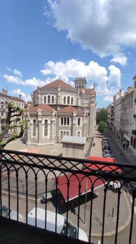 GRAND F3 EN HYPER CENTRE