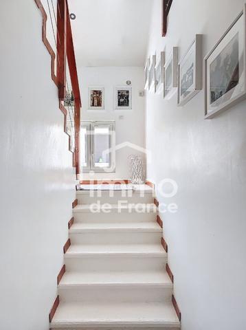 Appartement Oyonnax 4 pièce(s) 162.20 m²