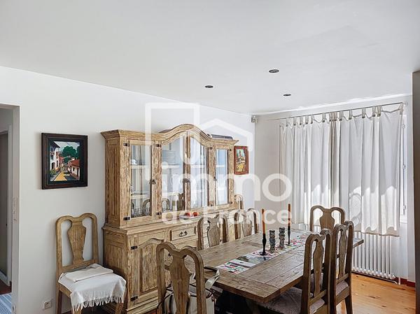 Appartement Oyonnax 4 pièce(s) 162.20 m²