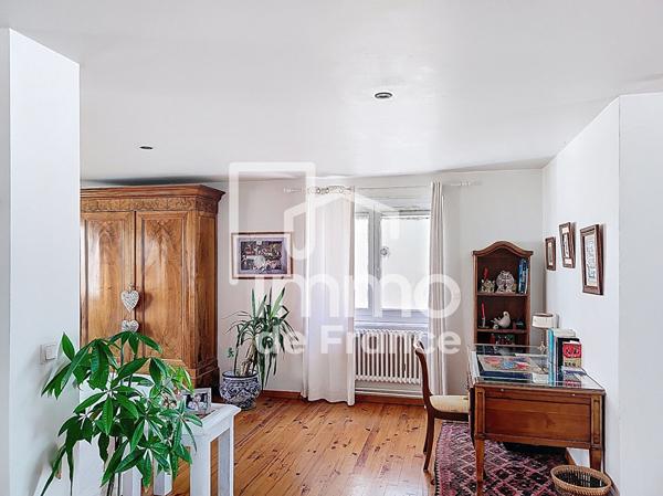 Appartement Oyonnax 4 pièce(s) 162.20 m²