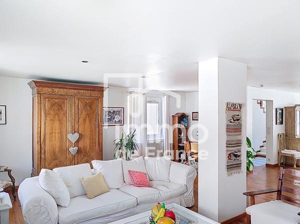 Appartement Oyonnax 4 pièce(s) 162.20 m²