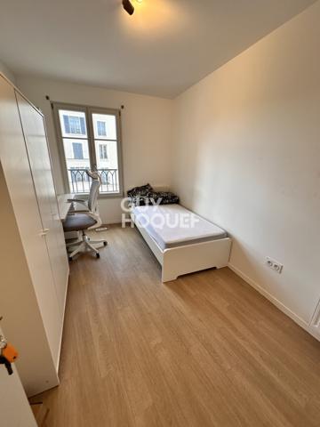 Chambre à louer (colocation) - Appartement à louer de 5 pièces de 88.07 m