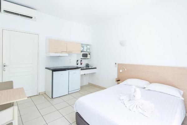 INVESTISSEMENT LOCATIF – FREJUS – Résidence de Tourisme Zenitude La Tour de Mare - 5,58% de rentabilité