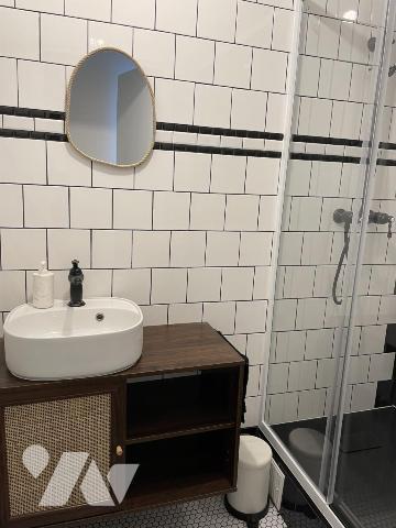 A VENDRE 56 VANNES INTRA MUROS DANS IMMEUBLE A COLOMBAGES T2 BIS 51 m² - LOUE