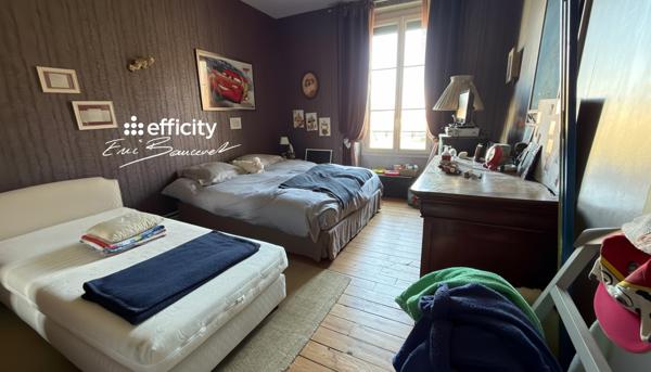 Maison 9 pièces - 235 m²