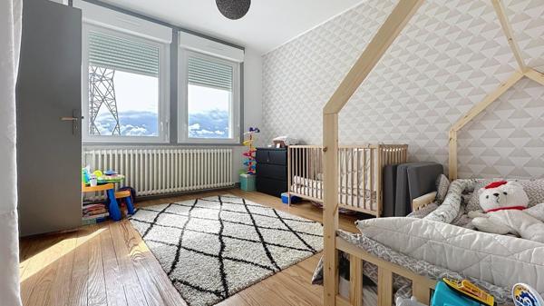 Maison 5 pièces 103 m2 avec grand garage