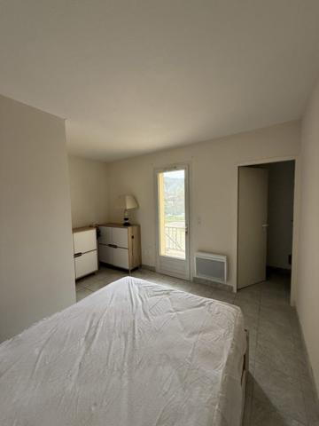 T2/3 Salernes 65.63 m²