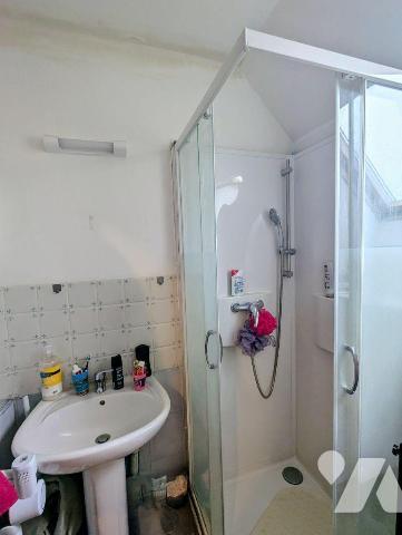 Immeuble à usage mixte d'habitation et d'activité libérale situé à AUNEUIL (Oise) de 105 m² env...