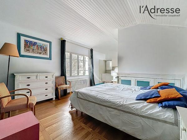 NANTERRE/ Maison 6 pièces 200 m² - Jardin/Terrasse 241m² - 3 Stationnements