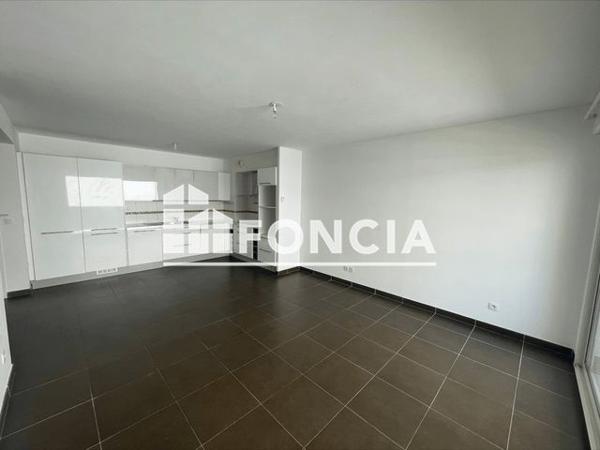 Location Appartement 3 pièces 65 m² - 20 RUE DE SUEZ Marseille 13007