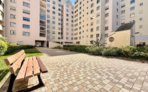 Appartement à vendre    4 pièces • 82,45 m2 Dijon