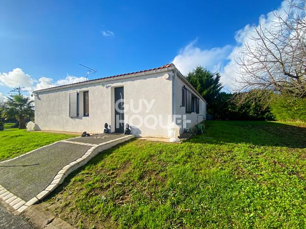 Maison Sainte Soulle 5 pièce(s) 132 m2 - Installez votre activité : Maison de plain-pied + Hangar + Terrain constructible 3 600 m²