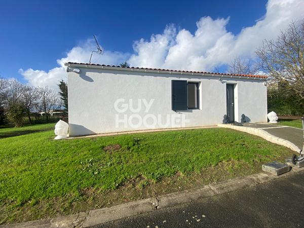 Maison Sainte Soulle 5 pièce(s) 132 m2 - Installez votre activité : Maison de plain-pied + Hangar + Terrain constructible 3 600 m²