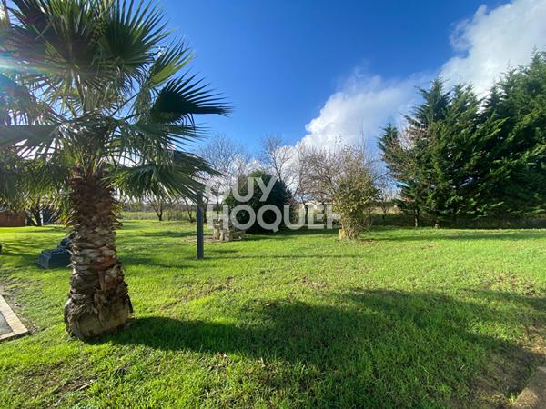 Maison Sainte Soulle 5 pièce(s) 132 m2 - Installez votre activité : Maison de plain-pied + Hangar + Terrain constructible 3 600 m²