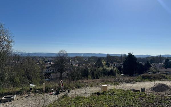 Terrain à vendre    Chavanoz