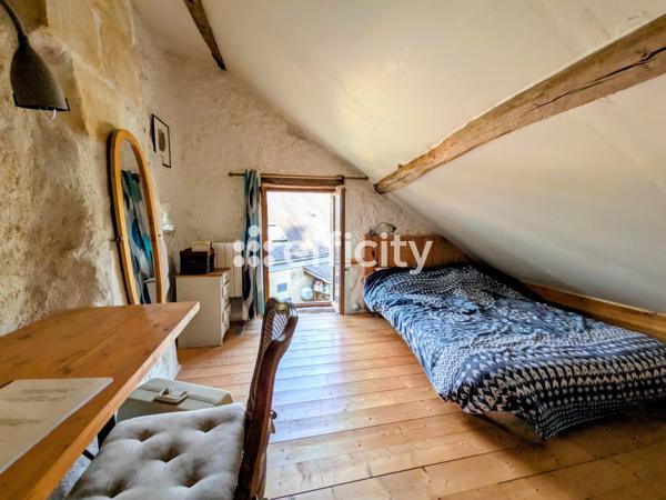 Maison
         8 pièces
        - 166 m² 283 000 € *