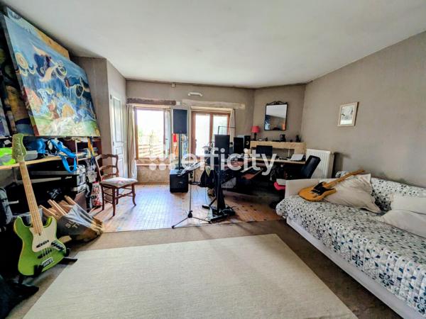 Maison
         8 pièces
        - 166 m² 283 000 € *