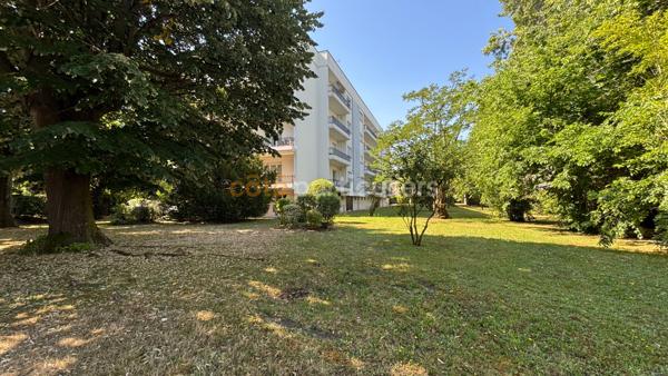 Vente
                Appartement132,83 m² - 5 Pièces -
                    BORDEAUX (33200)