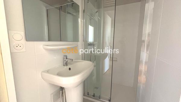 Vente
                Appartement132,83 m² - 5 Pièces -
                    BORDEAUX (33200)