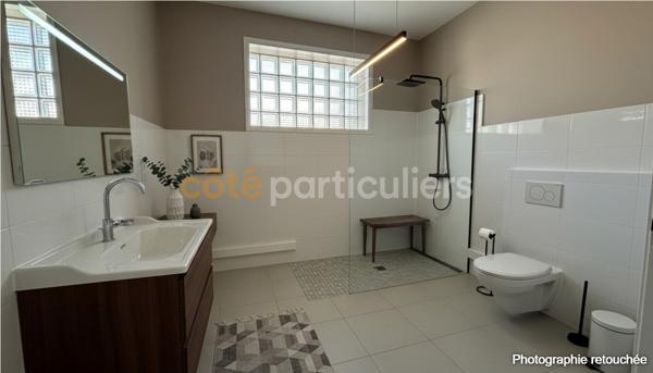 Vente
                Appartement132,83 m² - 5 Pièces -
                    BORDEAUX (33200)