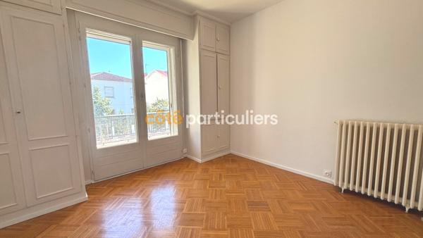 Vente
                Appartement132,83 m² - 5 Pièces -
                    BORDEAUX (33200)