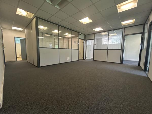 Local commercial Saclay 13 pièce(s) 200 m2