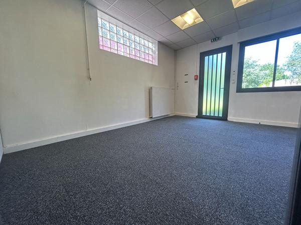 Local commercial Saclay 13 pièce(s) 200 m2