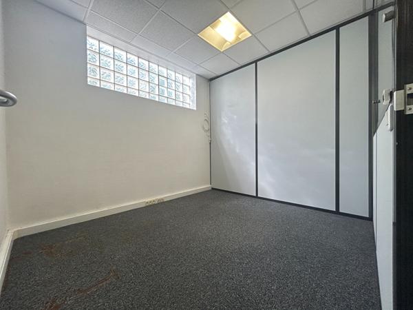 Local commercial Saclay 13 pièce(s) 200 m2