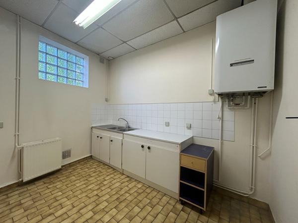 Local commercial Saclay 13 pièce(s) 200 m2