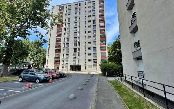 Appartement à vendre    2 pièces • 44,29 m2 Aulnay-sous-Bois