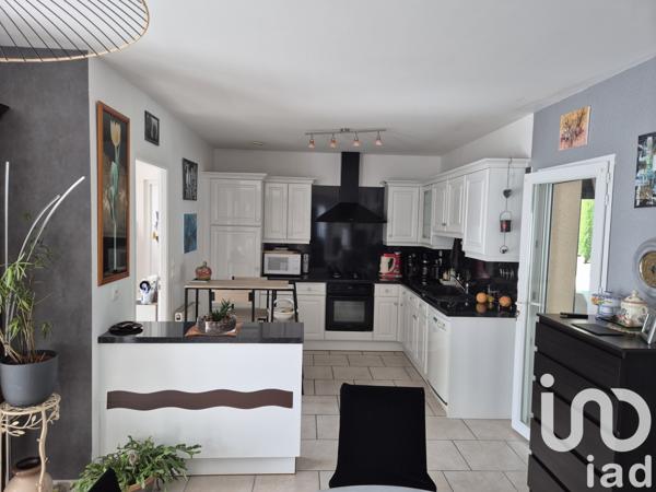 Maison à vendre 5 pièces 117 m² Saint-Yrieix-sur-Charente