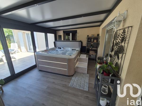 Maison à vendre 5 pièces 117 m² Saint-Yrieix-sur-Charente