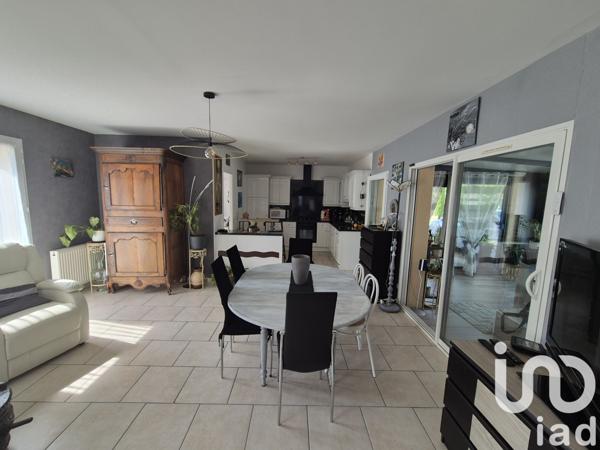 Maison à vendre 5 pièces 117 m² Saint-Yrieix-sur-Charente