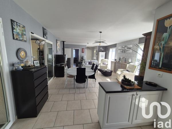 Maison à vendre 5 pièces 117 m² Saint-Yrieix-sur-Charente