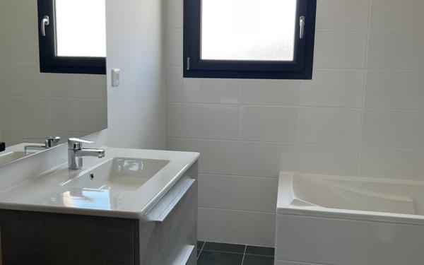 Maison à vendre    5 pièces • 104,23 m2 Bourg-en-Bresse