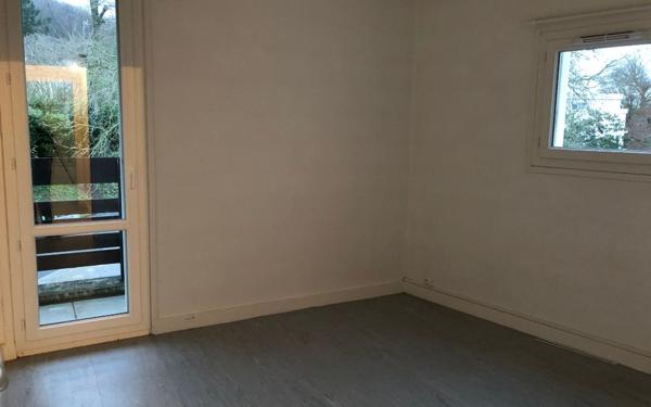 Appartement à louer    2 pièces •  Gif-sur-Yvette