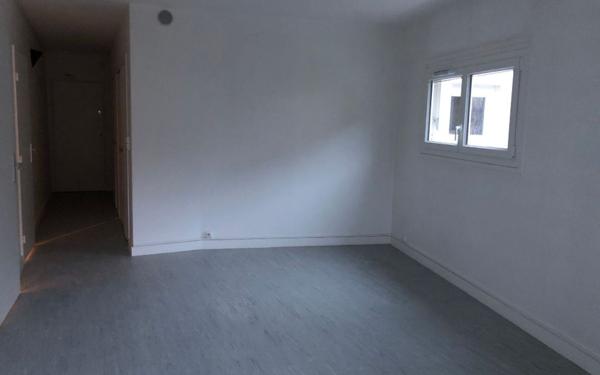 Appartement à louer    2 pièces •  Gif-sur-Yvette