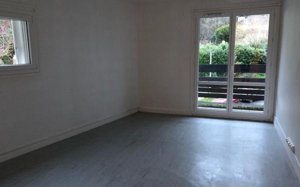 Appartement à louer    2 pièces •  Gif-sur-Yvette