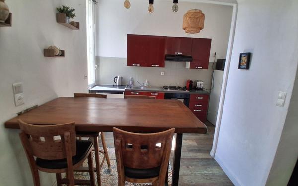 Appartement à vendre    2 pièces • 48 m2 Marseille 7