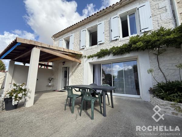 Surgères, maison en pierre rénovée, 4 Chambres