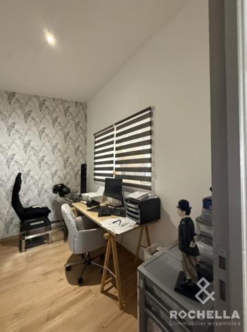 Surgères, maison en pierre rénovée, 4 Chambres