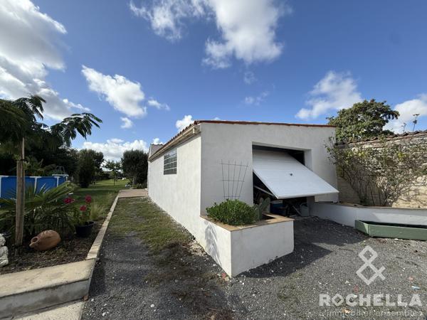 Surgères, maison en pierre rénovée, 4 Chambres