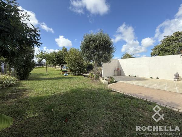 Surgères, maison en pierre rénovée, 4 Chambres