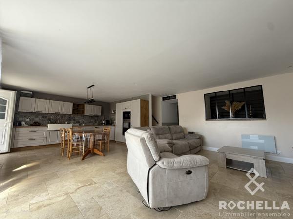 Surgères, maison en pierre rénovée, 4 Chambres